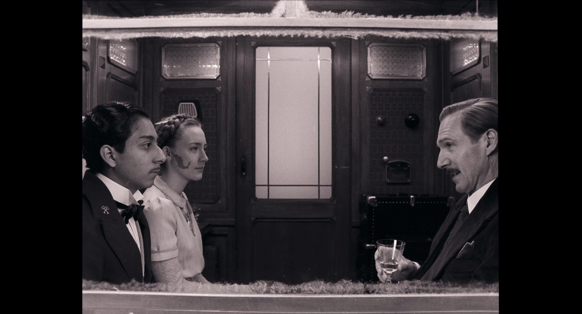 布达佩斯大饭馆[国英多音轨/简繁英殊效字幕].The.Grand.Budapest.Hotel.2014.BluRay.1080p.x265.10bit.2Audio-MiniHD 3.23GB-7.jpeg