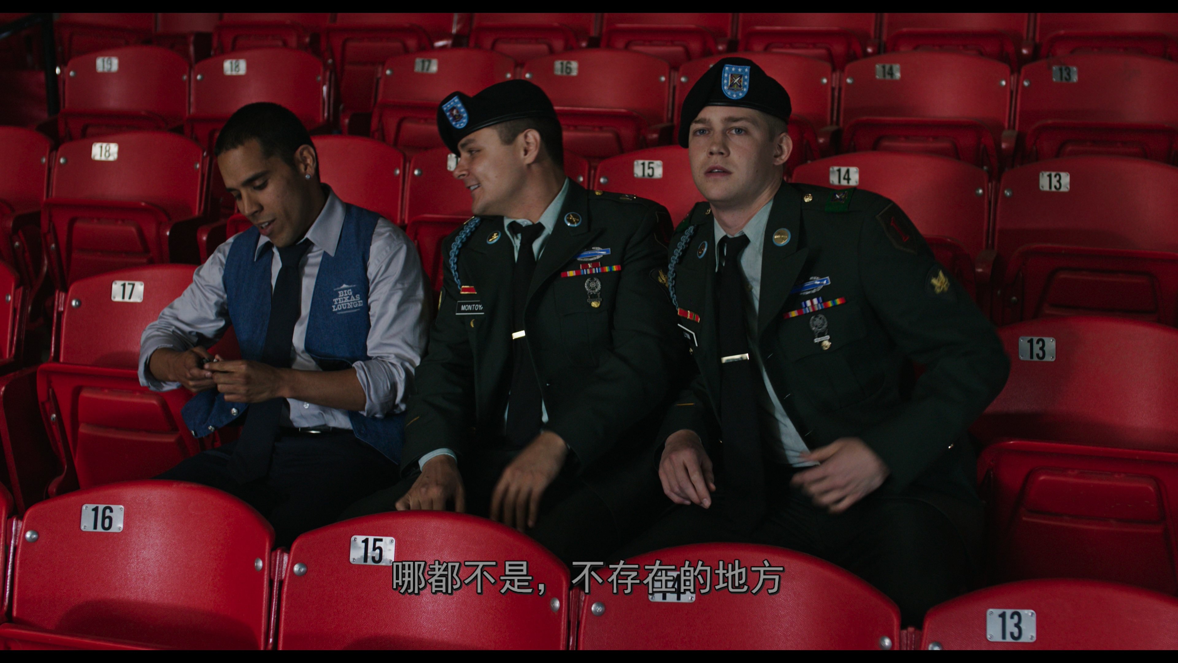 比利·林恩的中场战事/半场无战事 [4K UHD 原盘 国语/中字].Billy.Lynn\'s.Long.Halftime.Walk.2016.UHD.Blu-ray.2160p.HFR.HEVC.Atmos.TrueHD.7.1-TAG 84.41GB-5.jpg