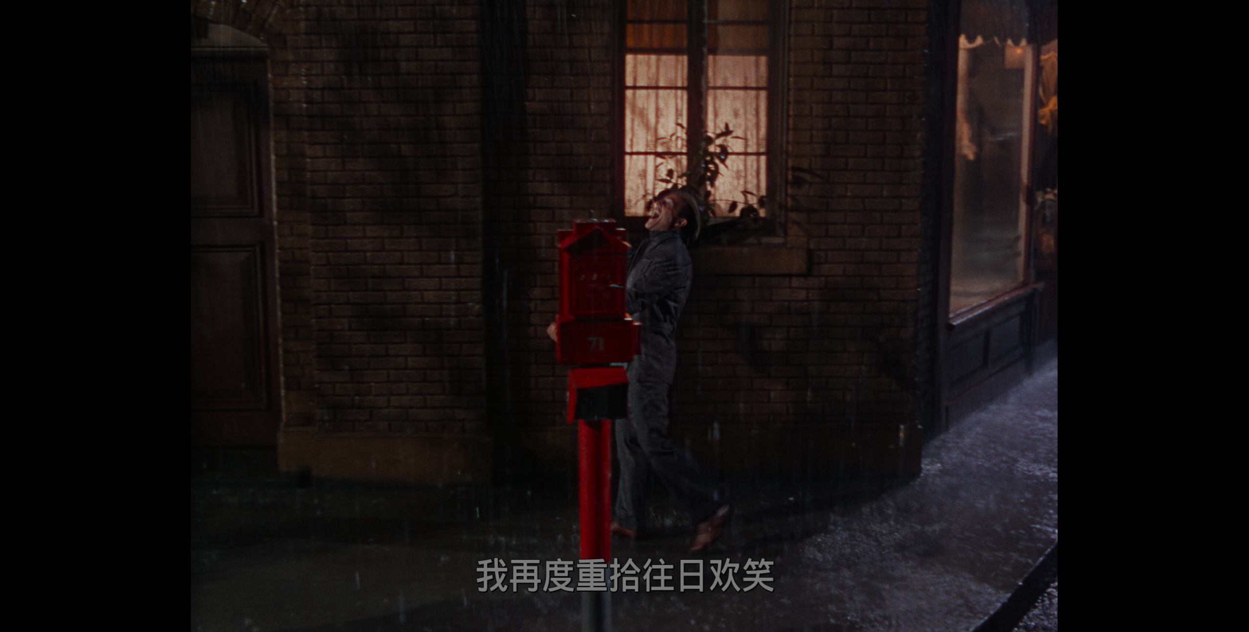 雨中曲/万花嬉春(港/台)/雨中情/百花嬉春 [国语音轨/DIY简繁英双语字幕].Singin\'in.the.Rain.1952.2160p.UHD.Blu-ray.HEVC.DTS-HD.MA.5.1-TAG 59.50GB-5.png